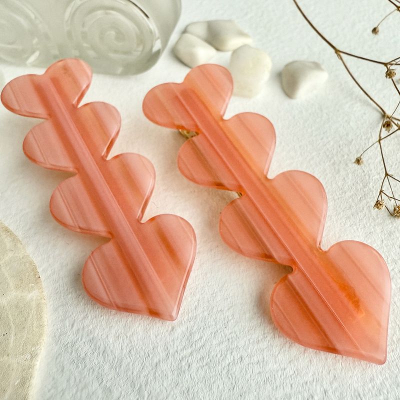 "Love Is A Battlefield" Quadruple Heart Hair Clips Hermosa
