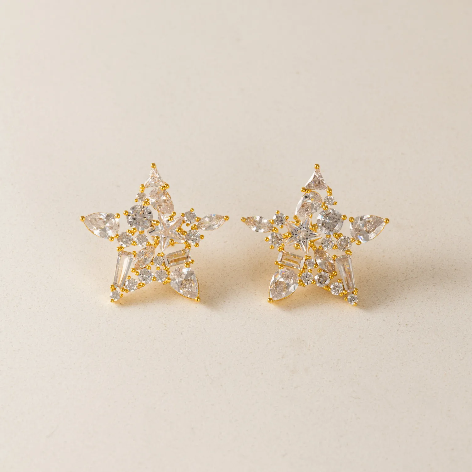 Debut Star Stud Earrings