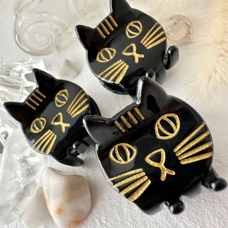 "Trouble" Cat Hair Claw in Black