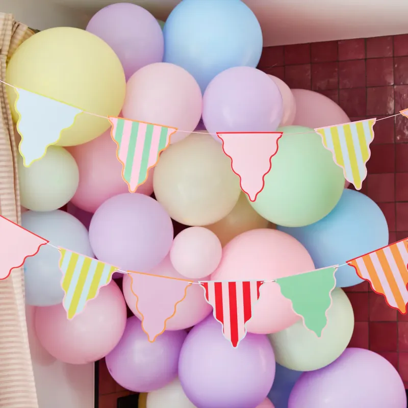 Bright Banquet Card Bunting 4m