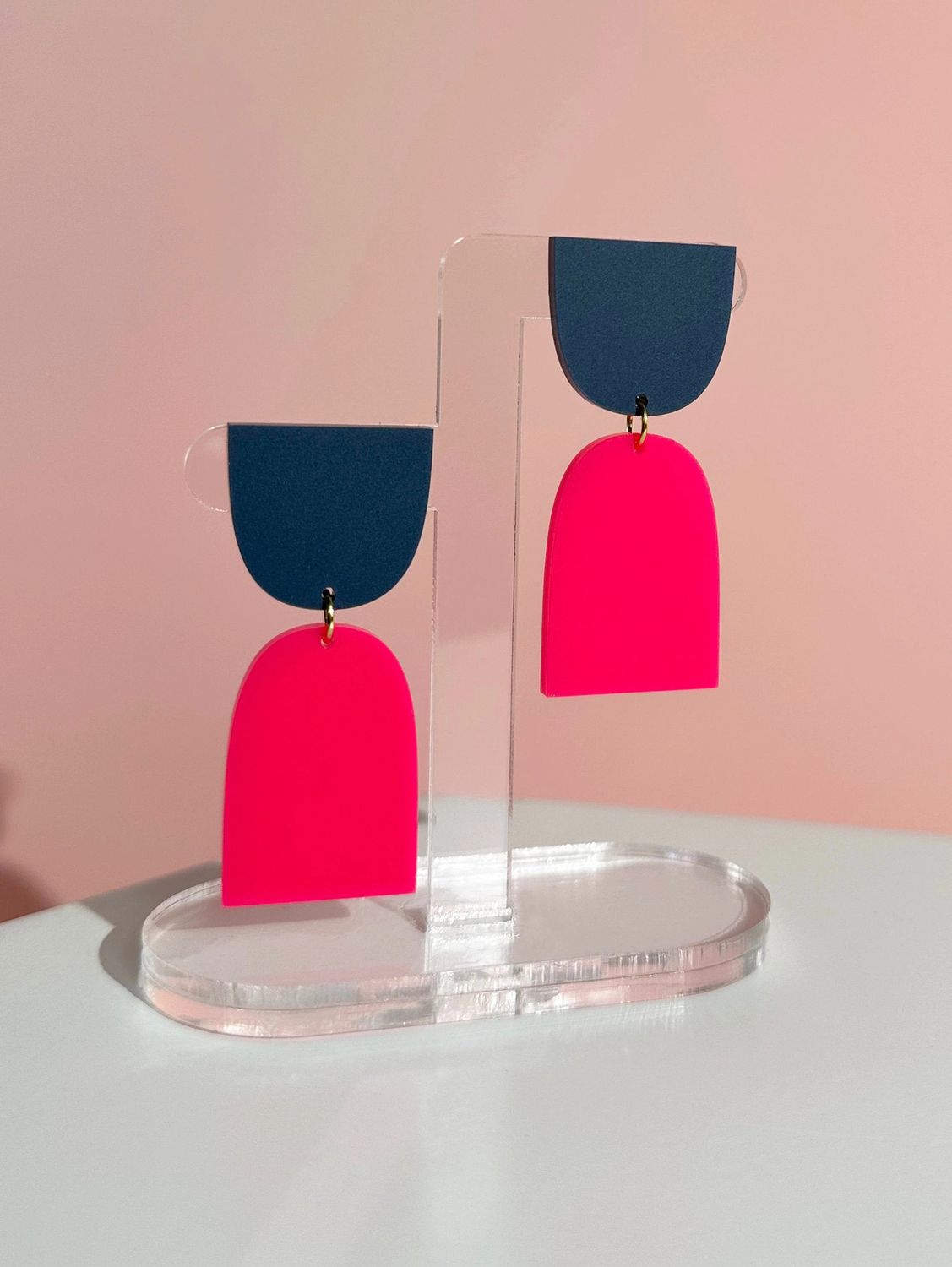 Cinch Earrings Navy Hot Pink