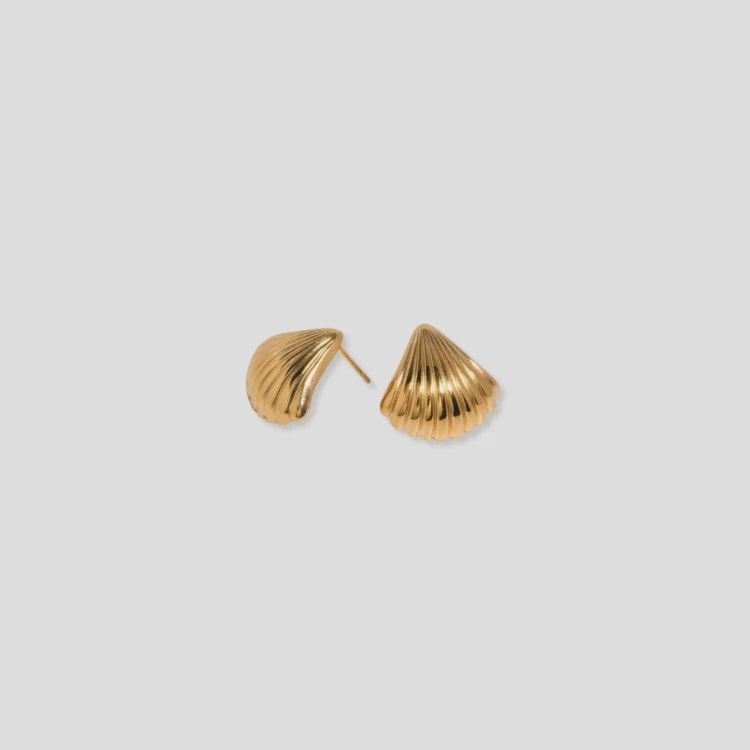 The Blonde Chaos Scallop Studs Pair SS