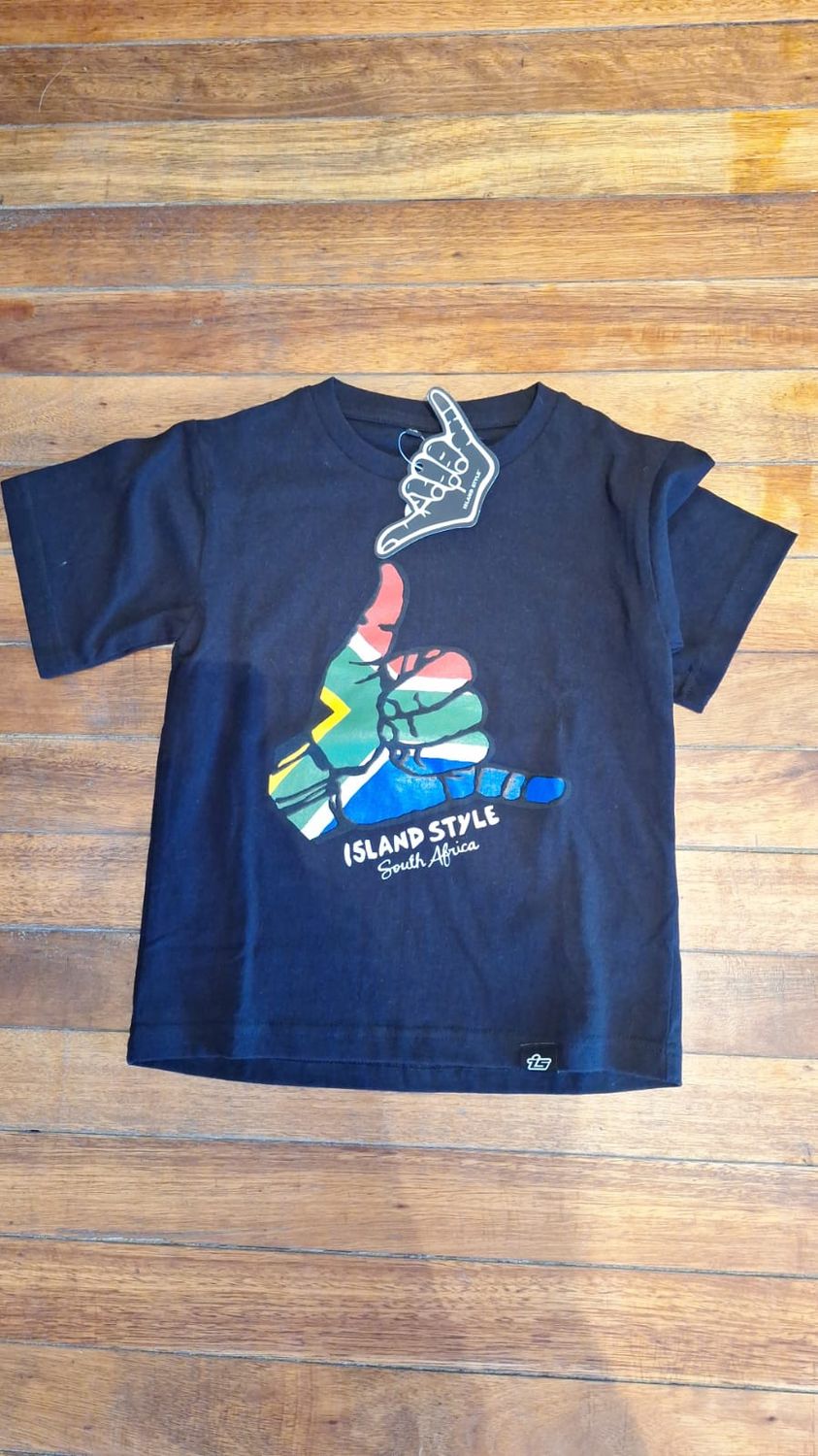 Island Style Kids &#39;&#39;SA Flag Hand&#39;&#39; logo Black, Size: 5/6
