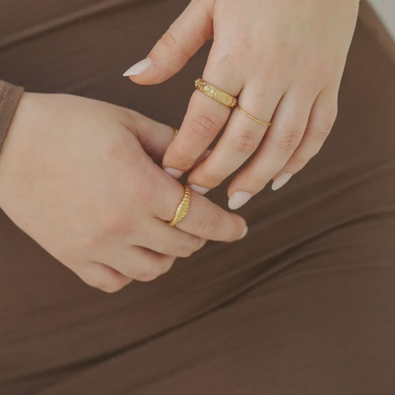 The Blonde Chaos Rings