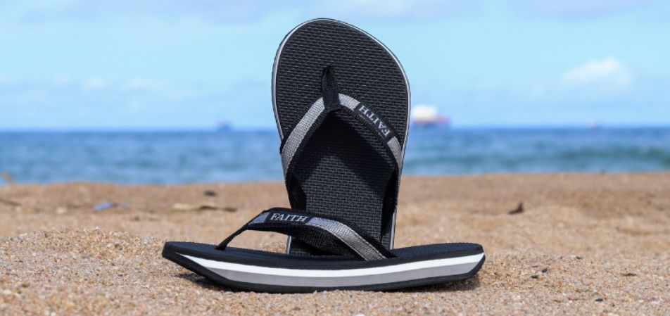 Faith Surfer Joe Black/White, Size: 6