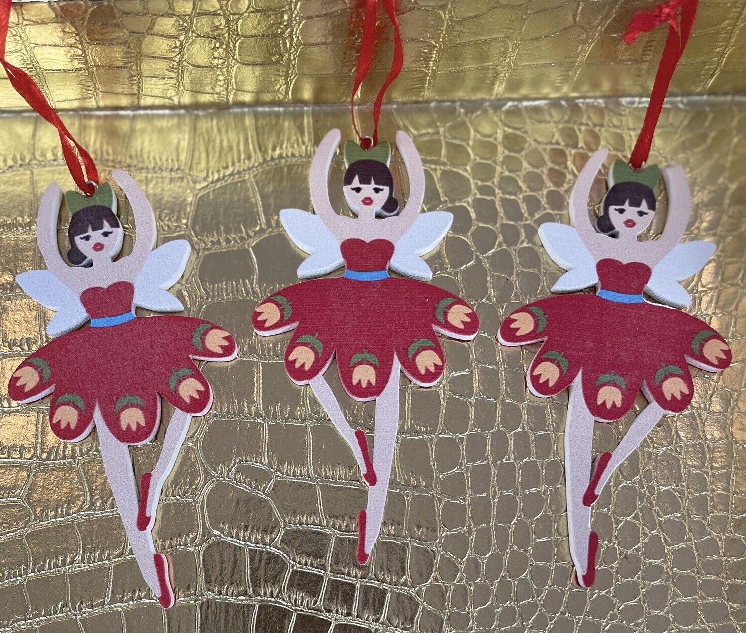 Ballerina Ornament - Dark hair/Red