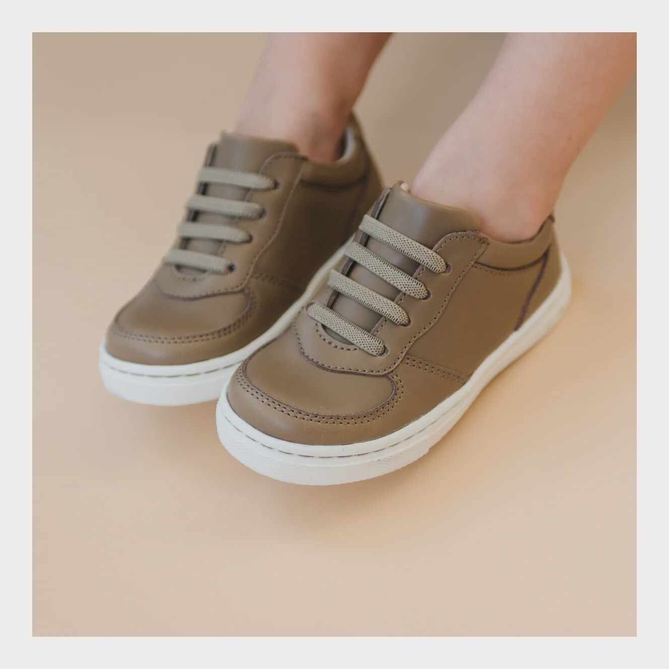 L&#39;AMOUR Grayson Sneaker-Mocha
