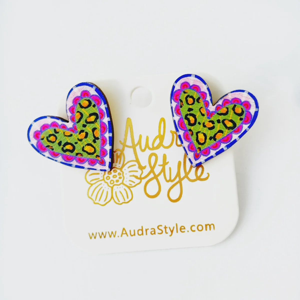 Audra Style Valentine&#39;s Day Heart Stud Earrings - Green Pink Cheetah