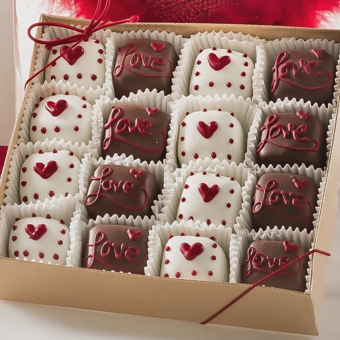 Sweet Shop USA 16 oz 16 Pc Valentine Cake Bites