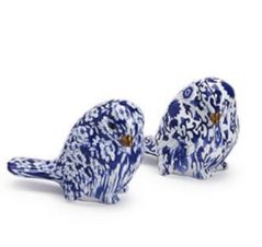 Two&#39;s Company Chinoiserie Blue Robin Decorative Bird