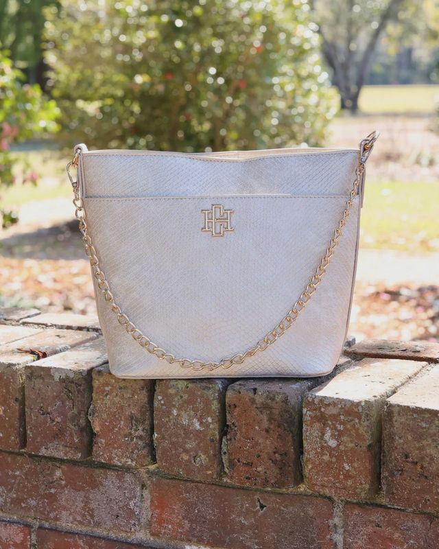 Caroline Hill Brielle Bucket Bag Shimmer Champagne