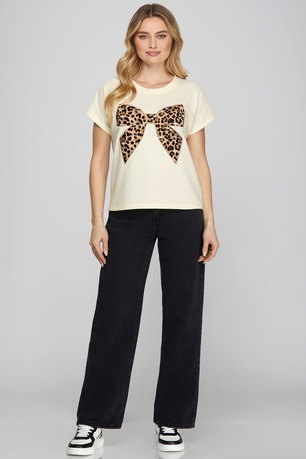 She + Sky Short Sleeve Knit Top With Animal Print Bow