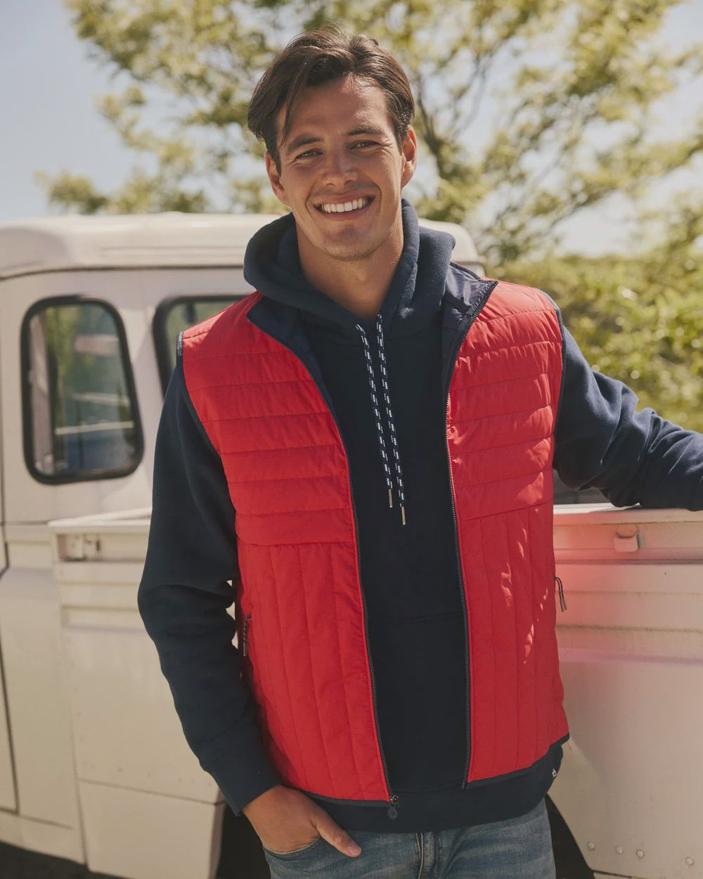 Southern Tide Men&#39;s Greenwood Packable Quilted Vest- Crab Red