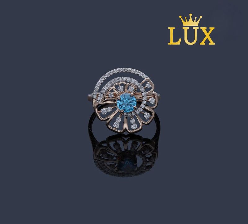 18K Flower diamond ring