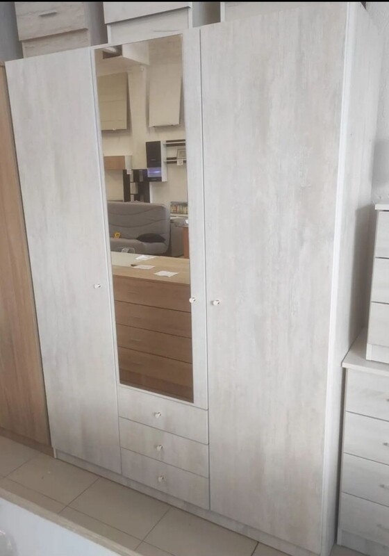 ARMARIO  3 PUERTAS + ESTANTES + ESPEJO 150x210x64cm