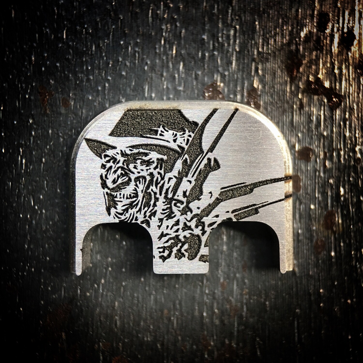 Freddy - Titanium - Deep Engraved Brushed