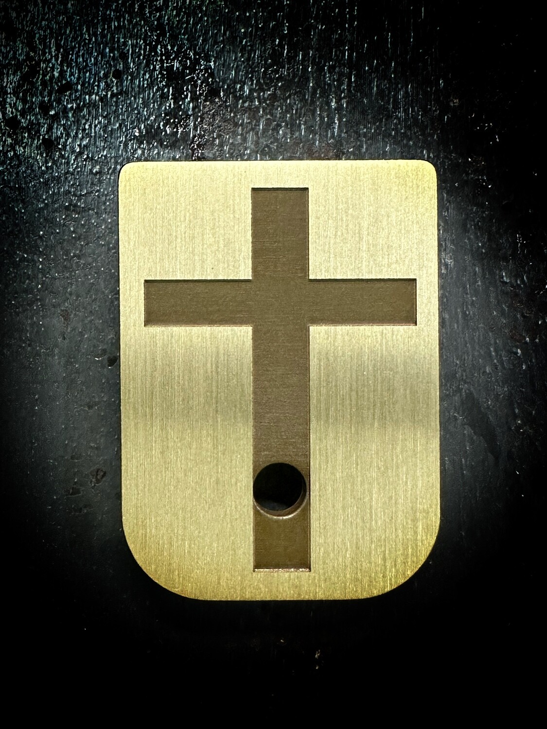 Cross Mag - Brass - Deep Engraved Brushed