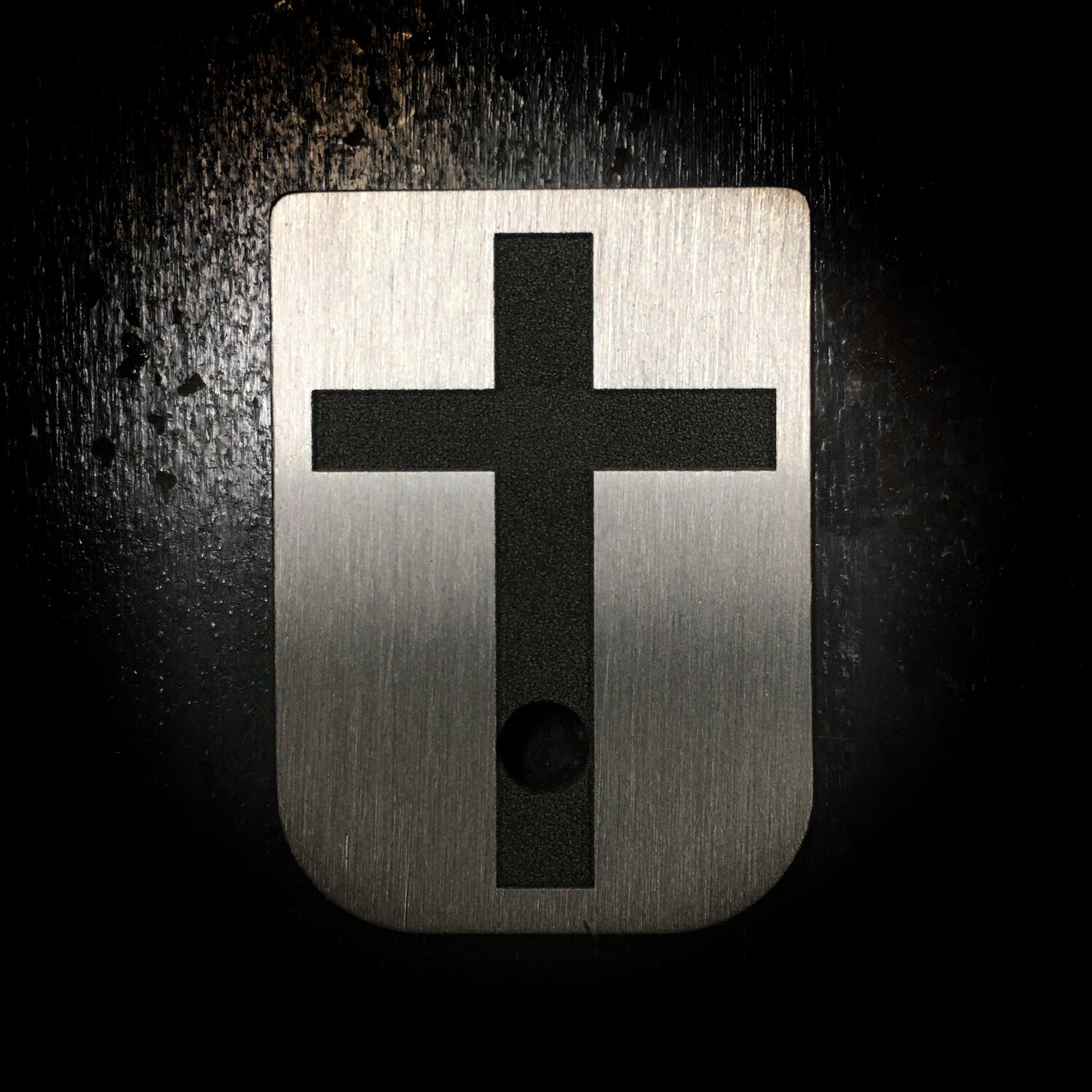 Cross Mag - Titanium - Deep Engraved Brushed