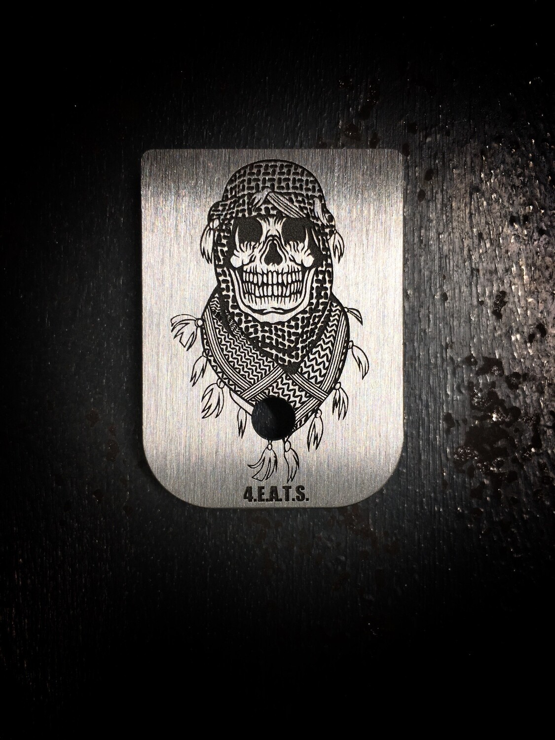 Shemagh Mag - Titanium - Deep Engraved Brushed