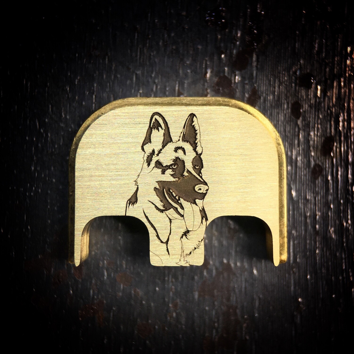 German Shepherd - Brass - Deep Engraved Brushed