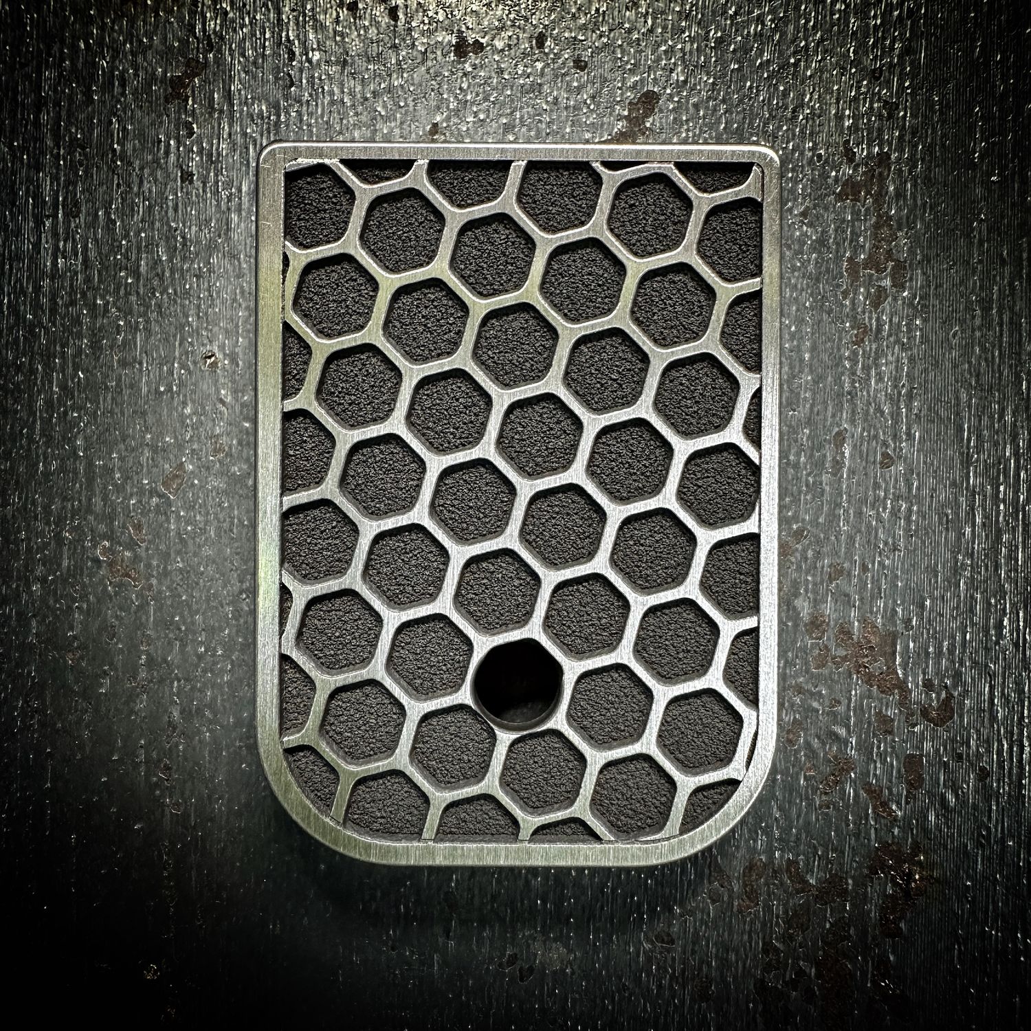 Honeycomb Mag 3D - Titanium - Cerakoted Deep Engraved Brushed