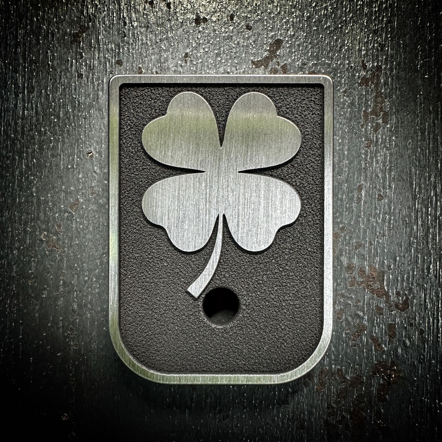 4 Leaf Clover Mag 3D - Titanium - Cerakoted Deep Engraved Brushed