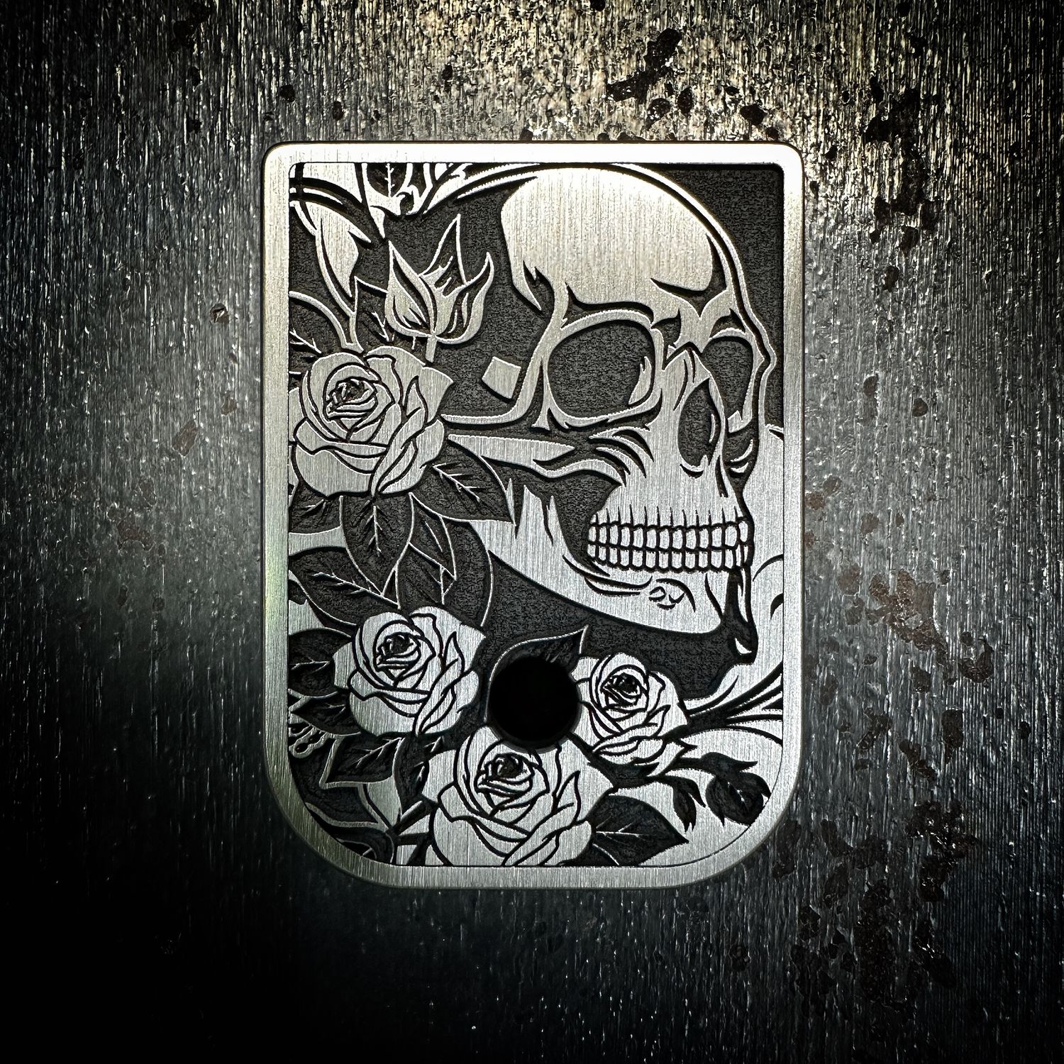 Skull w/ Roses Mag 3D - Titanium - Cerakoted Deep Engraved Brushed