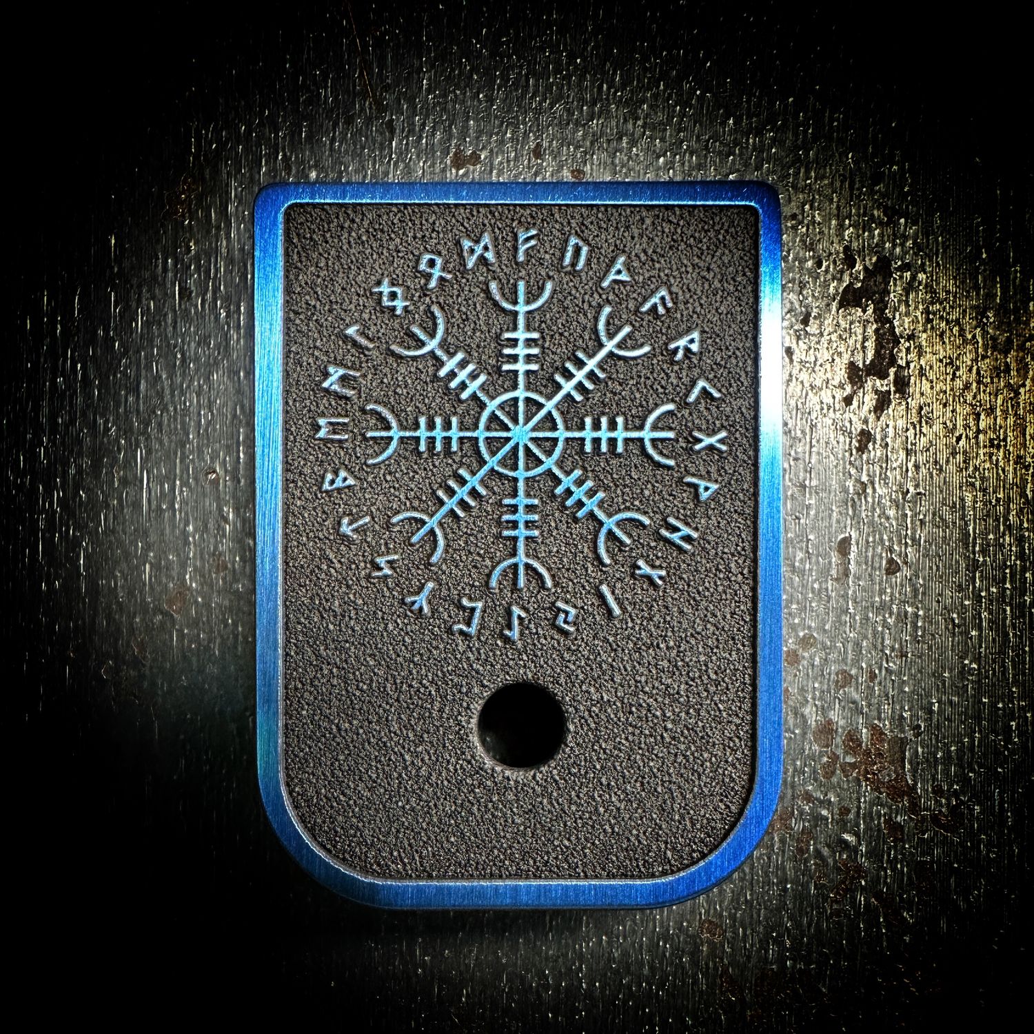 Helm of Awe Mag 3D - Titanium - Cerakoted Deep Engraved Blue