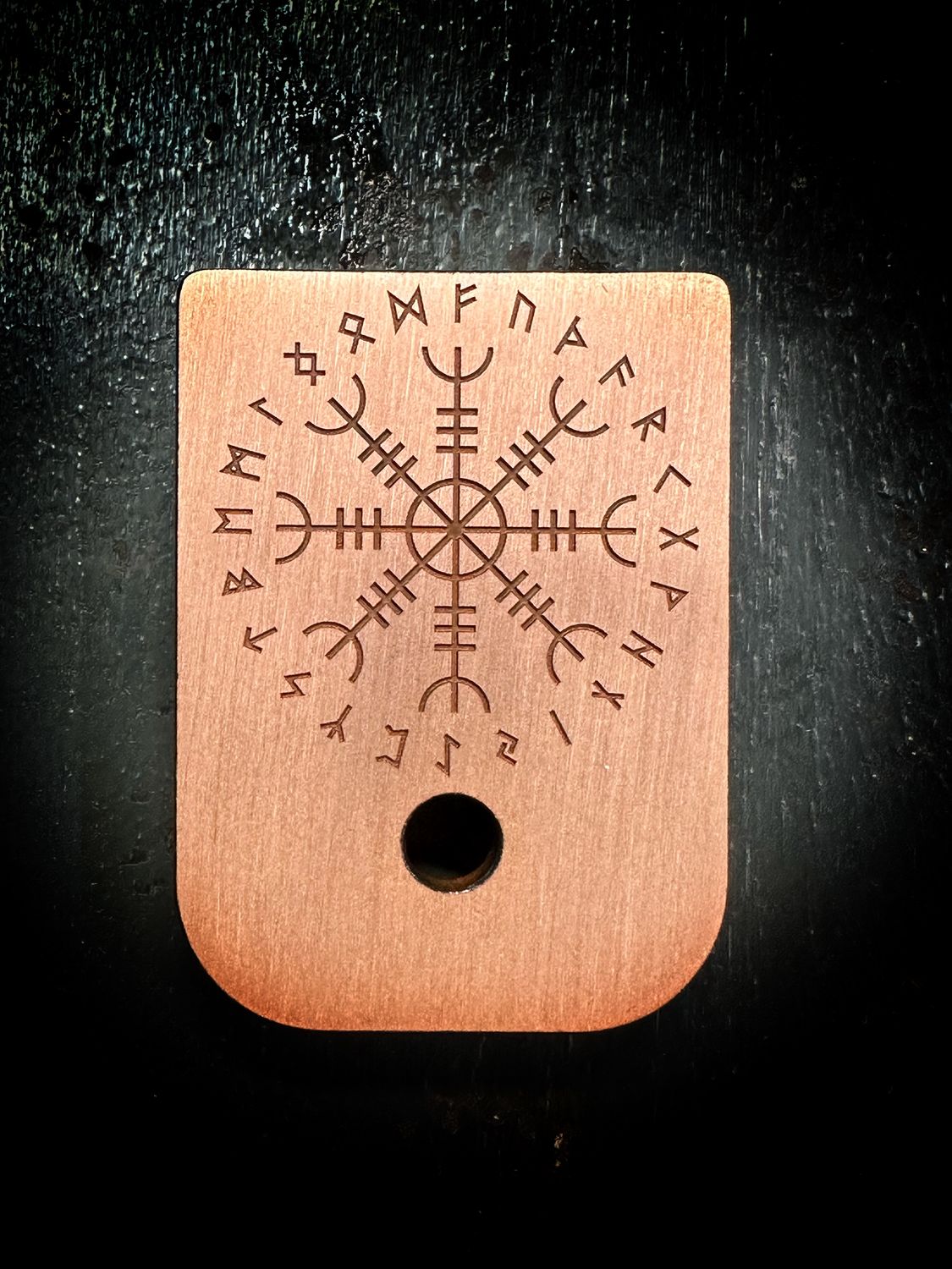 Helm of Awe Mag - Copper - Deep Engraved Brushed