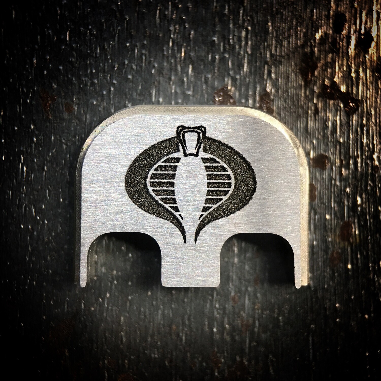 Cobra - Titanium - Deep Engraved Brushed
