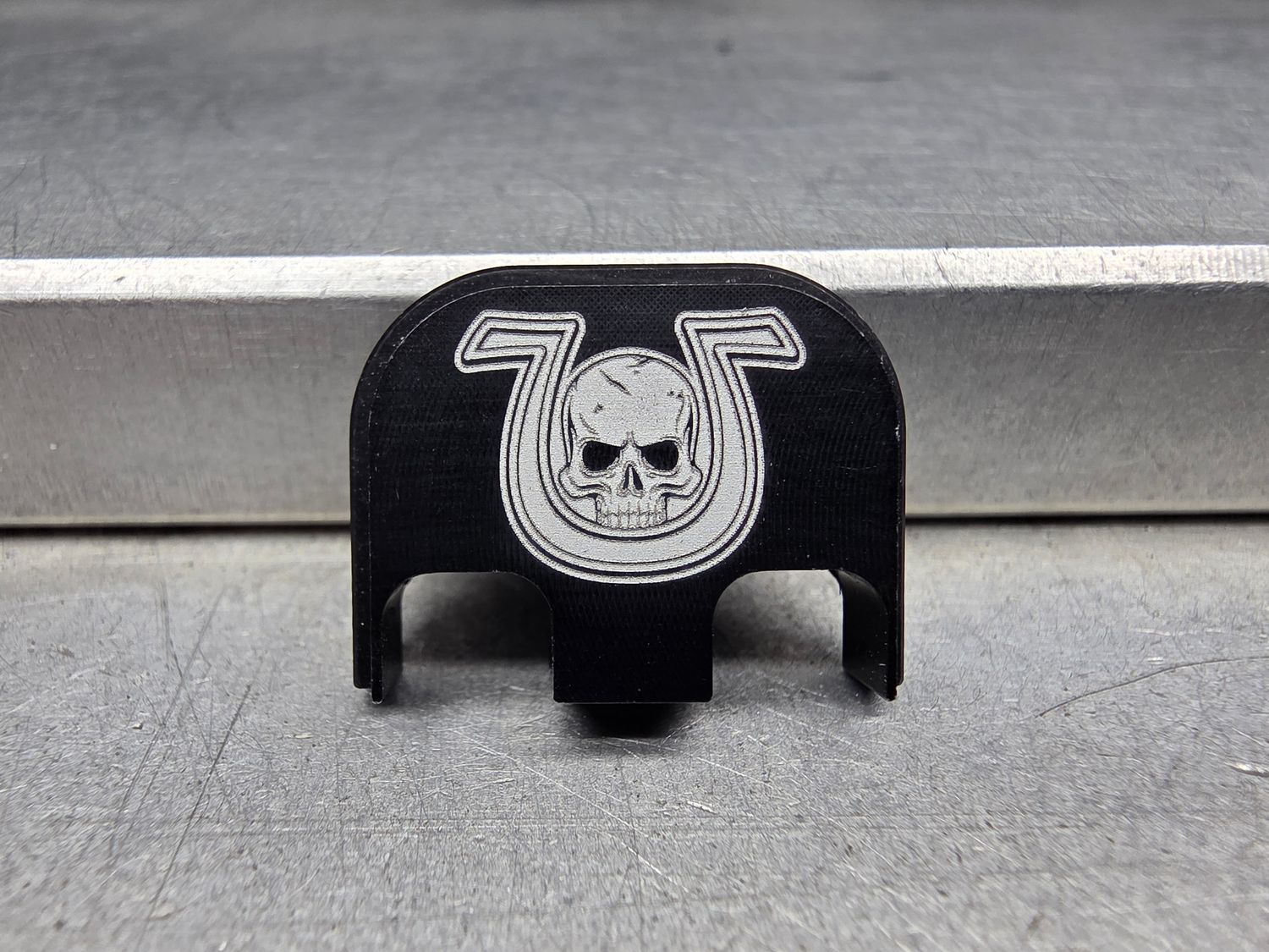BLEM - Warhammer Skull - Black Traditional - Aluminum