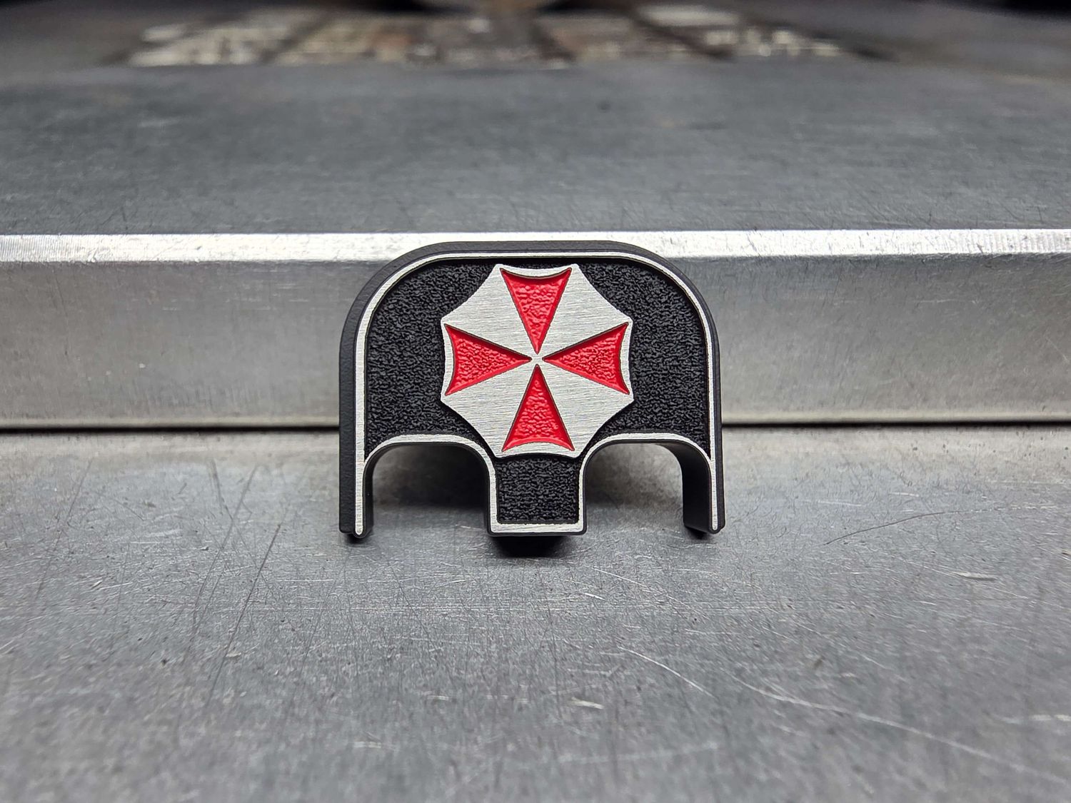 FS - Umbrella Corp 3D - Titanium - Standard Size ONLY