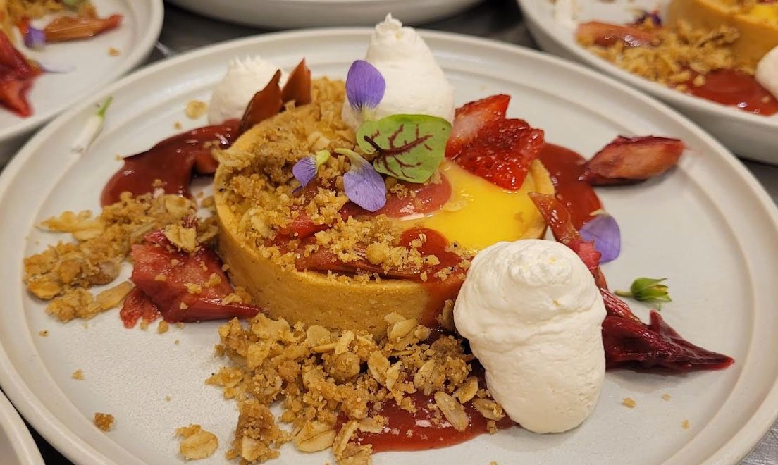 Seasonal Fruit Tart (nf, v)