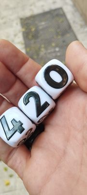 juego de dados pro.hibited 420