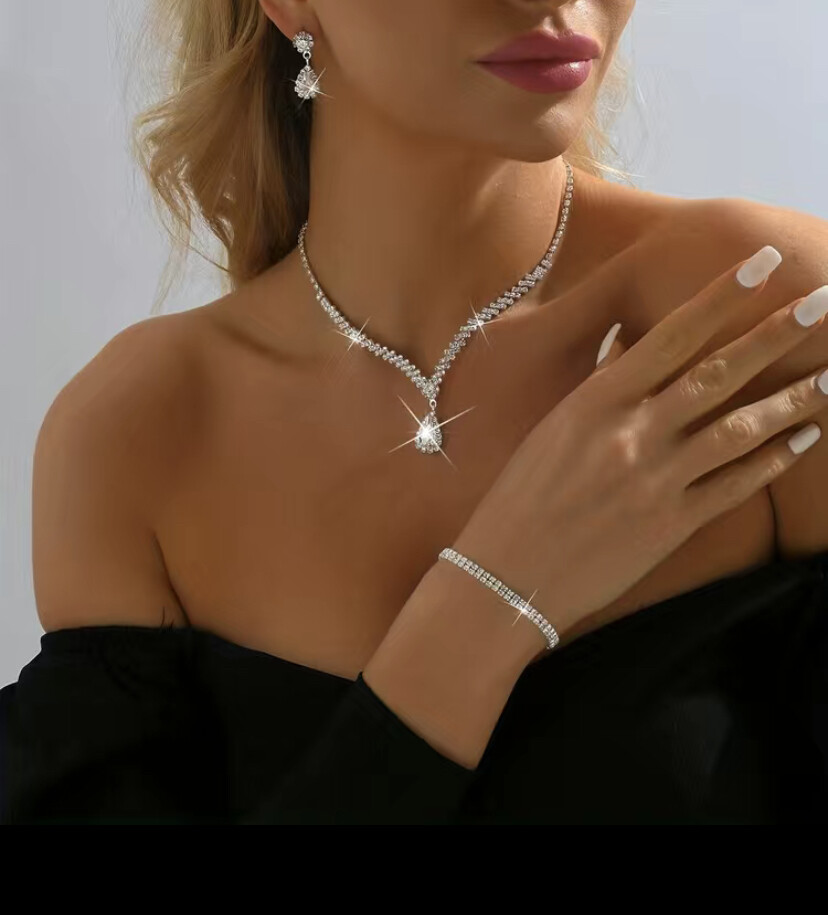Classic Charm Jewelry Set
