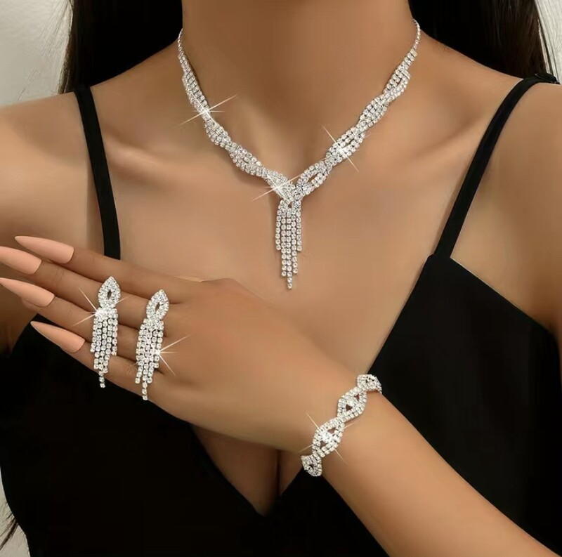 Classic Flower Charm Jewelry Set Necklace