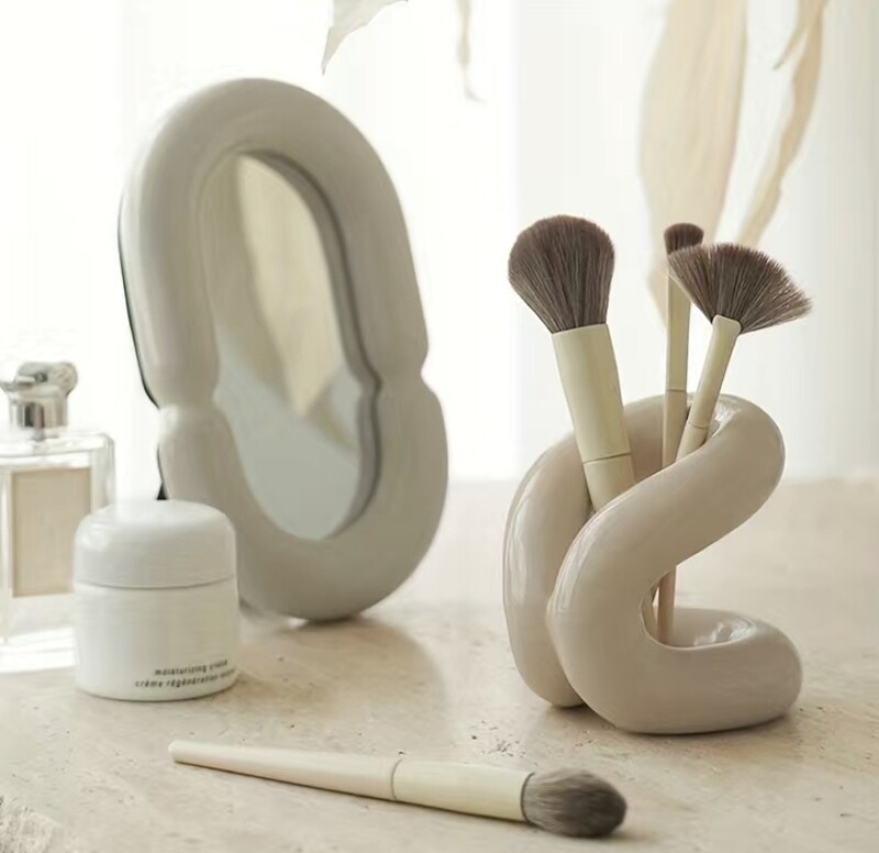 Modern Ceramic Makeup Brush Holder