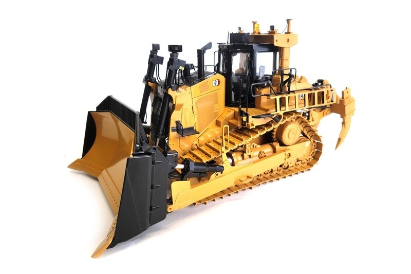 Caterpillar D9 Dozer w/U-Blade &amp; Multi-Shank Ripper - 1:24