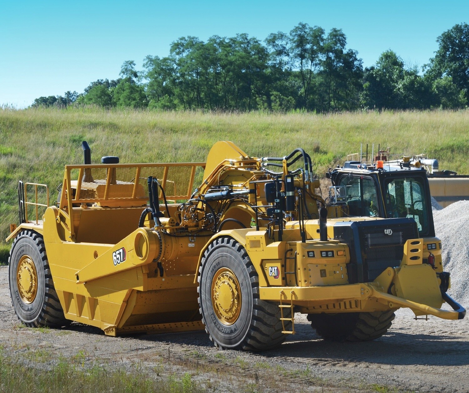 Caterpillar 657 Wheel Tractor Scraper - 1:24