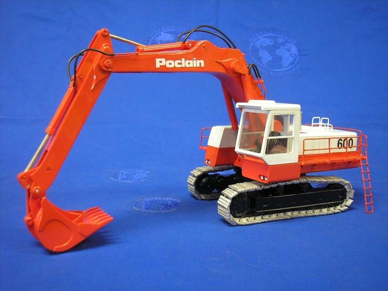 Poclain 600 Excavator w/Metal Tracks