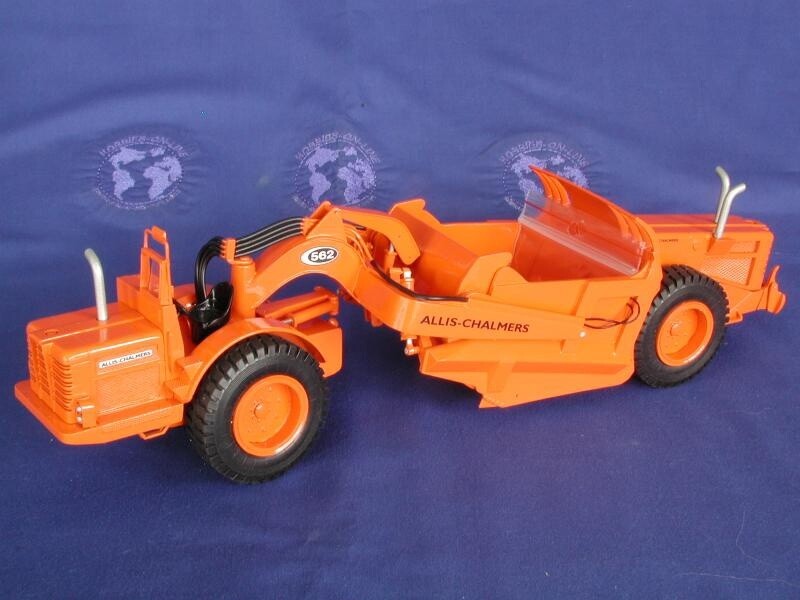Allis-Chalmers 562 Twin Engine Scraper