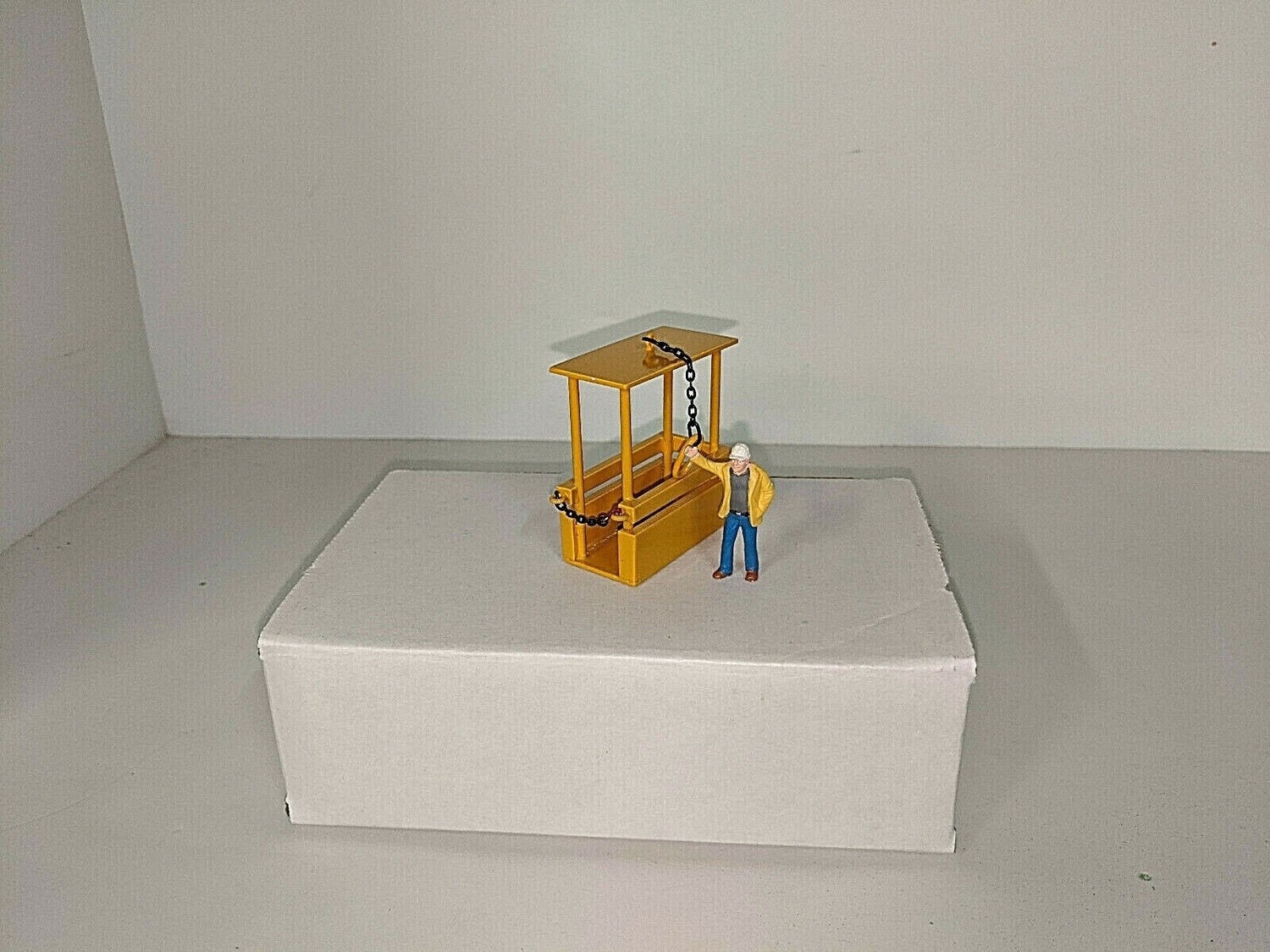 Double Man Lift Cage - Yellow
