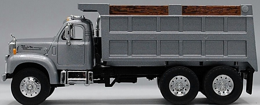 Mack B-61 Dump Truck - Silver/Silver - 1:64