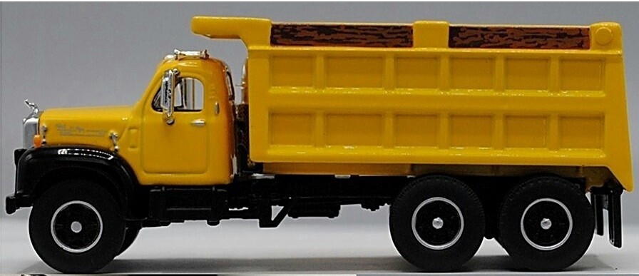 Mack B-61 Dump Truck - Yellow/Black - 1:64
