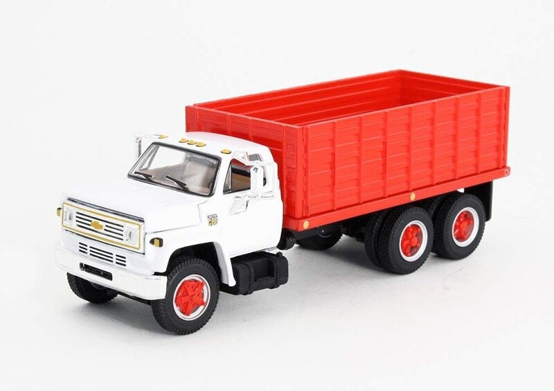 Chevrolet C65 Tandem Axle w/Grain Box - White/Red - 1:64