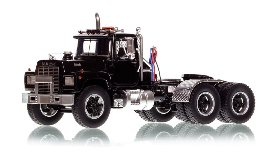 Mack RD688 SX 1987 Tandem Axle Tractor - Black