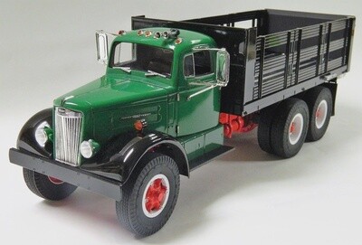 White WC-22 1957 Stake Truck - Green/Black - 1:15