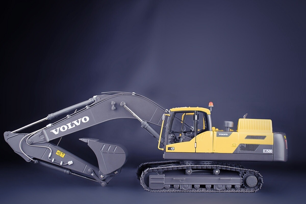 Volvo EC350D Excavator - 1:32
