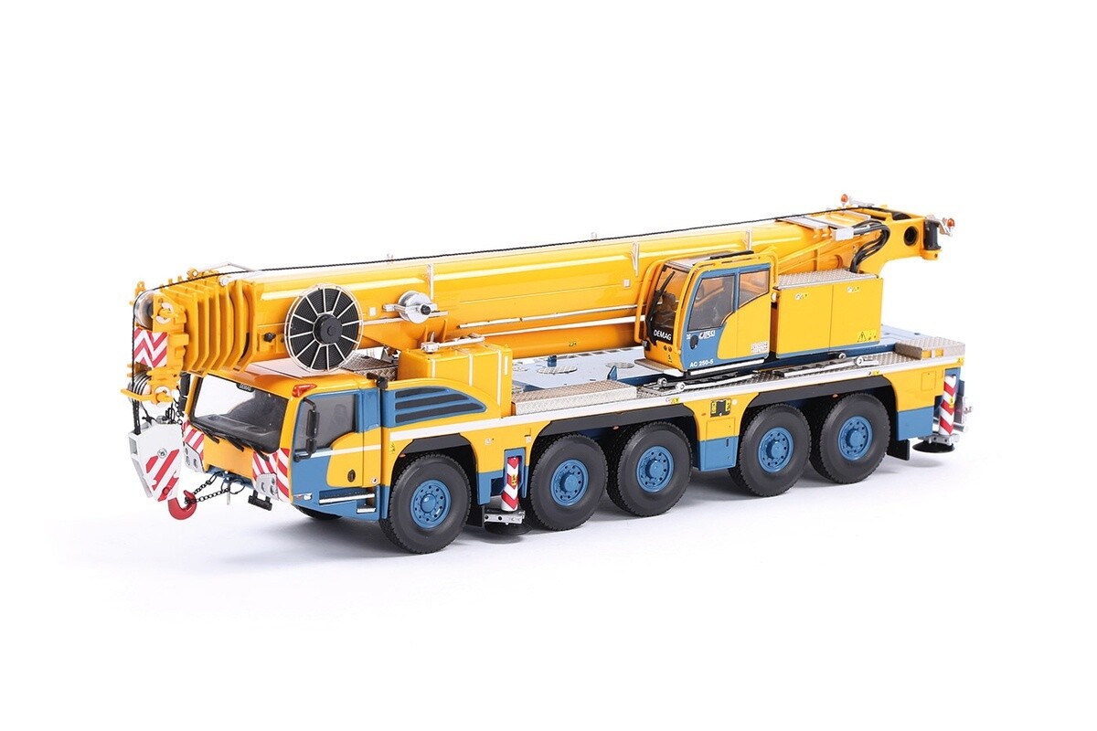 Demag AC250-5 Mobile Crane