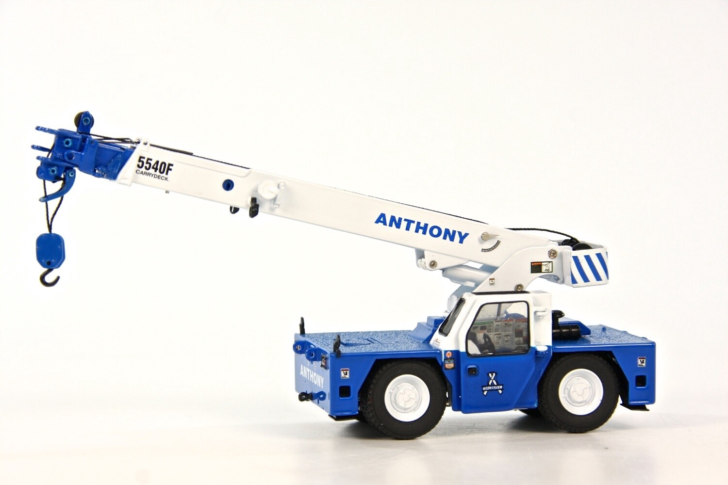Shuttlelift 5540F Carrydeck Crane - Anthony